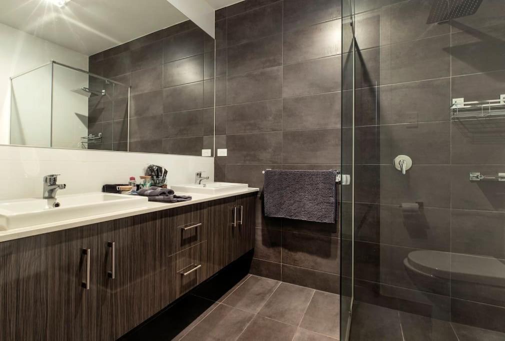 Luxury Home In Christies Beach With King Bed, Nbn, Netflix, 3Bed 2Bath מראה חיצוני תמונה
