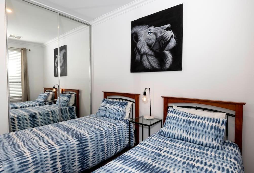 Luxury Home In Christies Beach With King Bed, Nbn, Netflix, 3Bed 2Bath מראה חיצוני תמונה