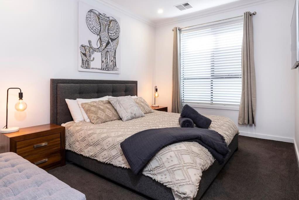 Luxury Home In Christies Beach With King Bed, Nbn, Netflix, 3Bed 2Bath מראה חיצוני תמונה