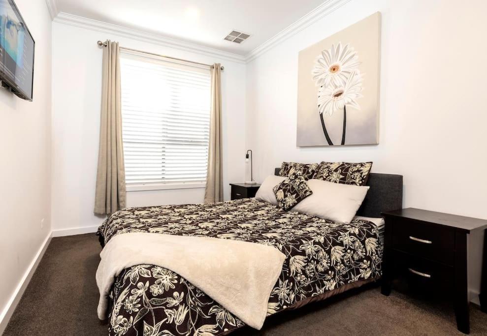 Luxury Home In Christies Beach With King Bed, Nbn, Netflix, 3Bed 2Bath מראה חיצוני תמונה